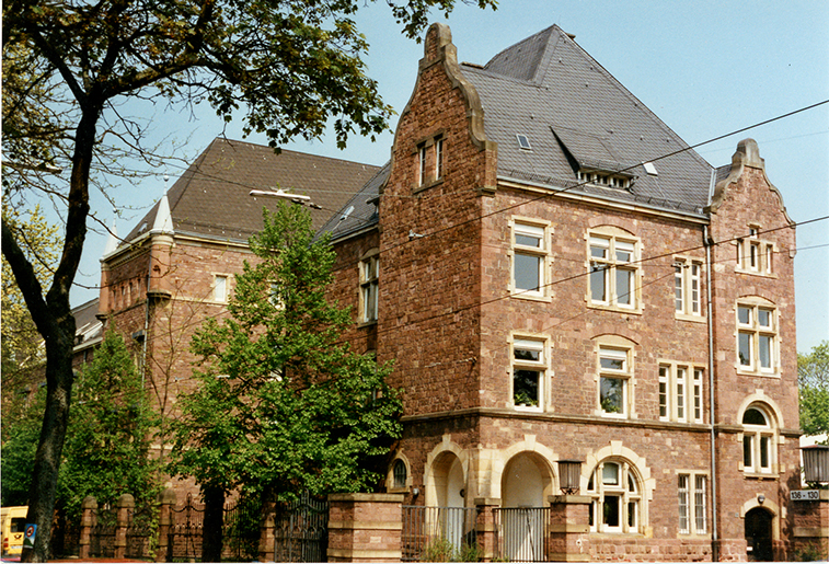 Datei:Ins-1855 Erich-Kästner-Schule 8 BA Erbacher 1090.jpg